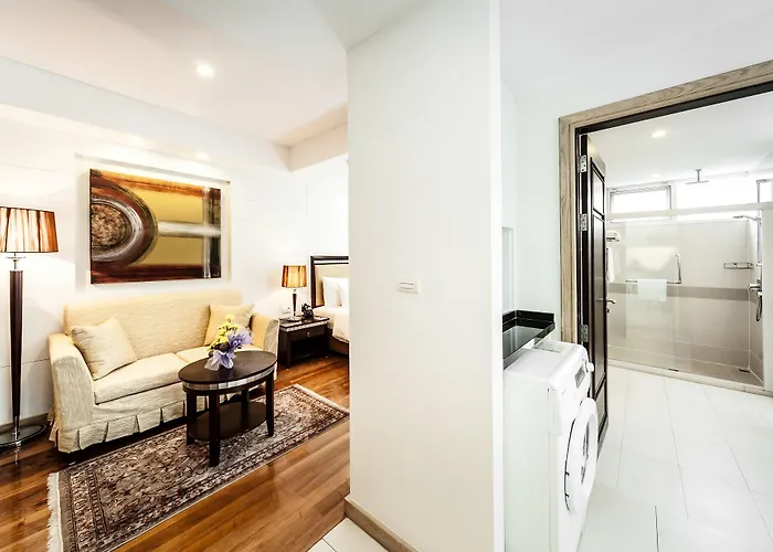 Hotel Adelphi Grande Sukhumvit 4*