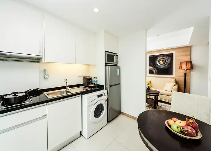 Hotel Adelphi Grande Sukhumvit 4*