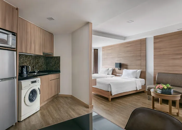 Hotel Adelphi Grande Sukhumvit 4*
